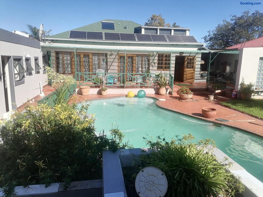 Valleycenter Guest Lodge