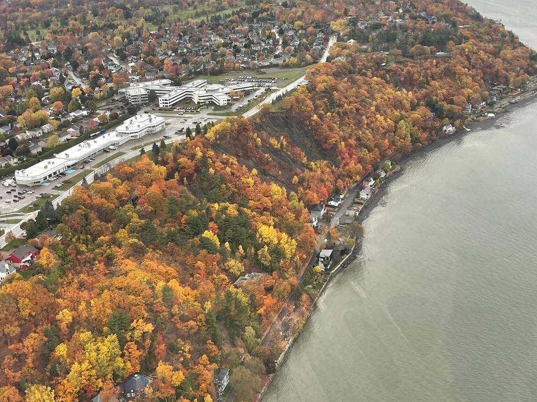 Attitude Hélicoptère-Neuville必去景点