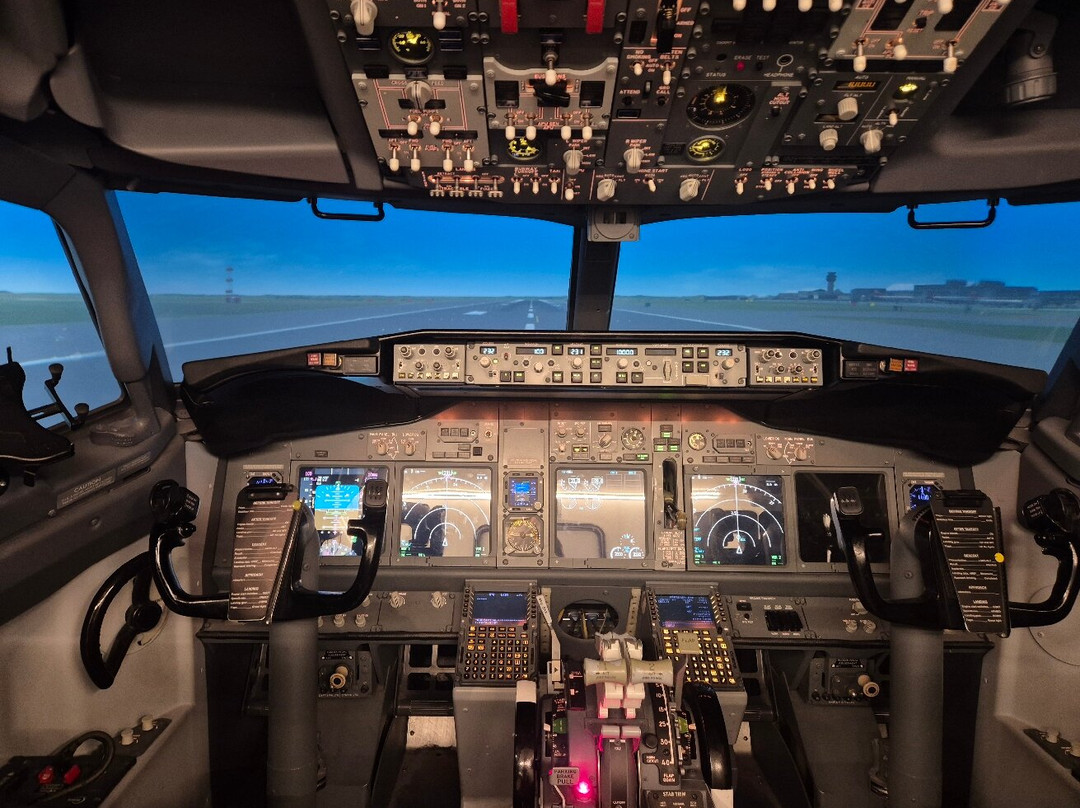 Aerospace Experience Flight Simulators-彼得伯勒必去景点