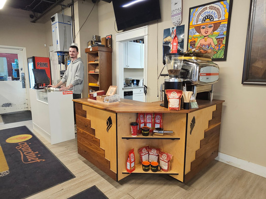 Cigar Chief-Tyendinaga Mohawk Territory必去景点