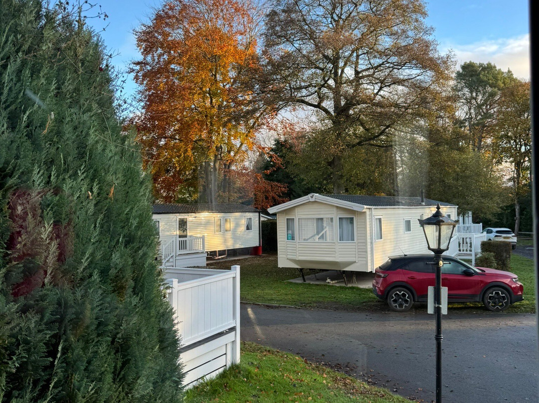 Lyons Woodlands Hall Holiday Park & Hotel主图