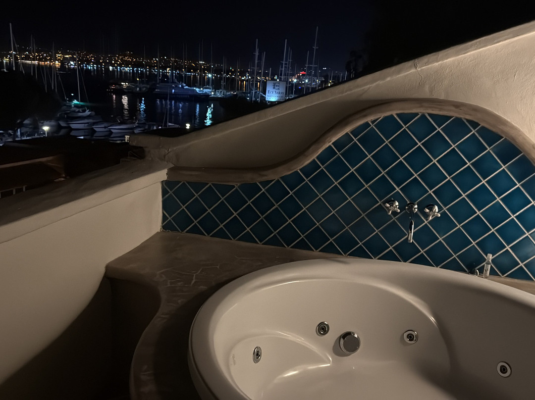 游艇精品酒店主图