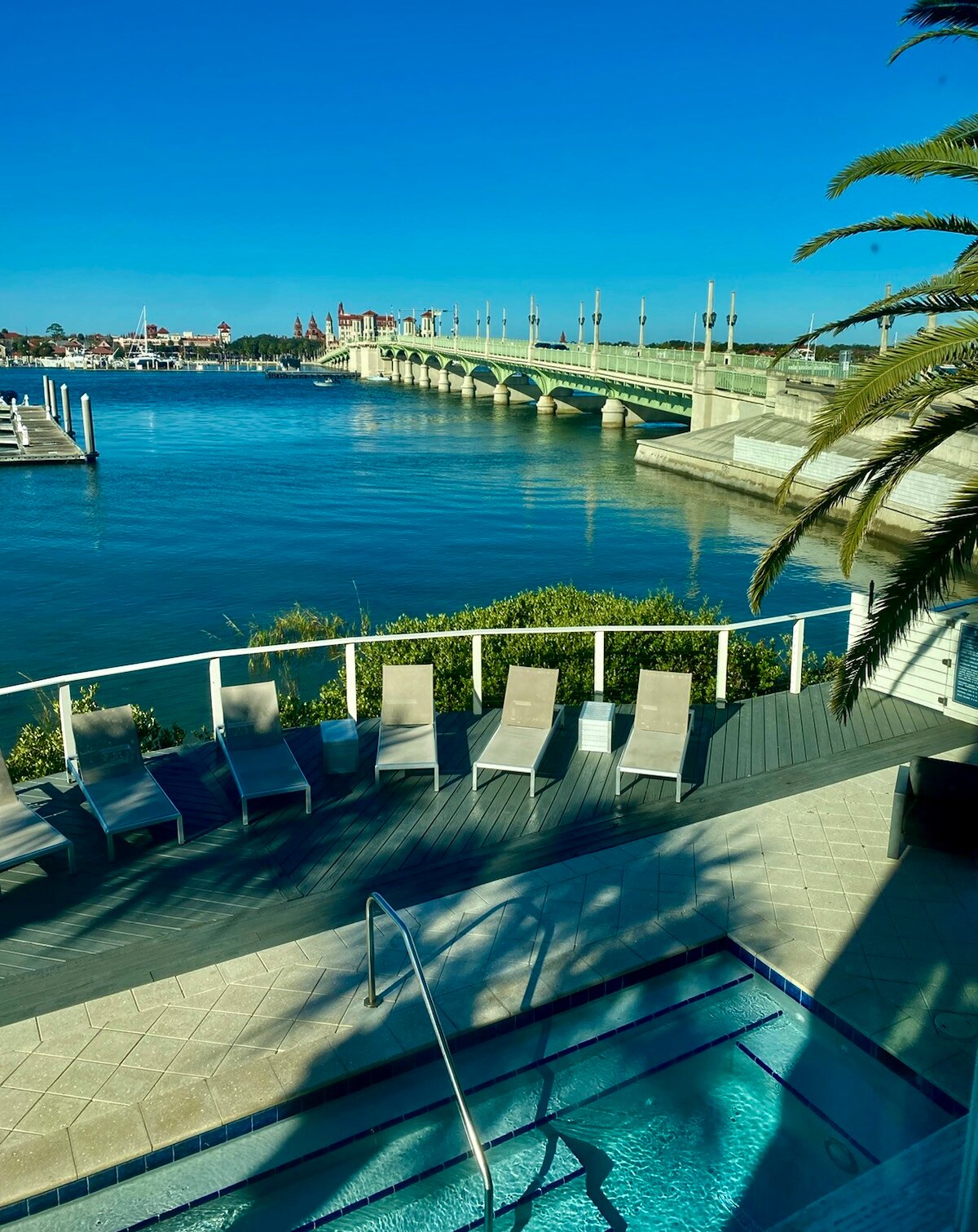 Marker 8 Hotel & Marina-浴室