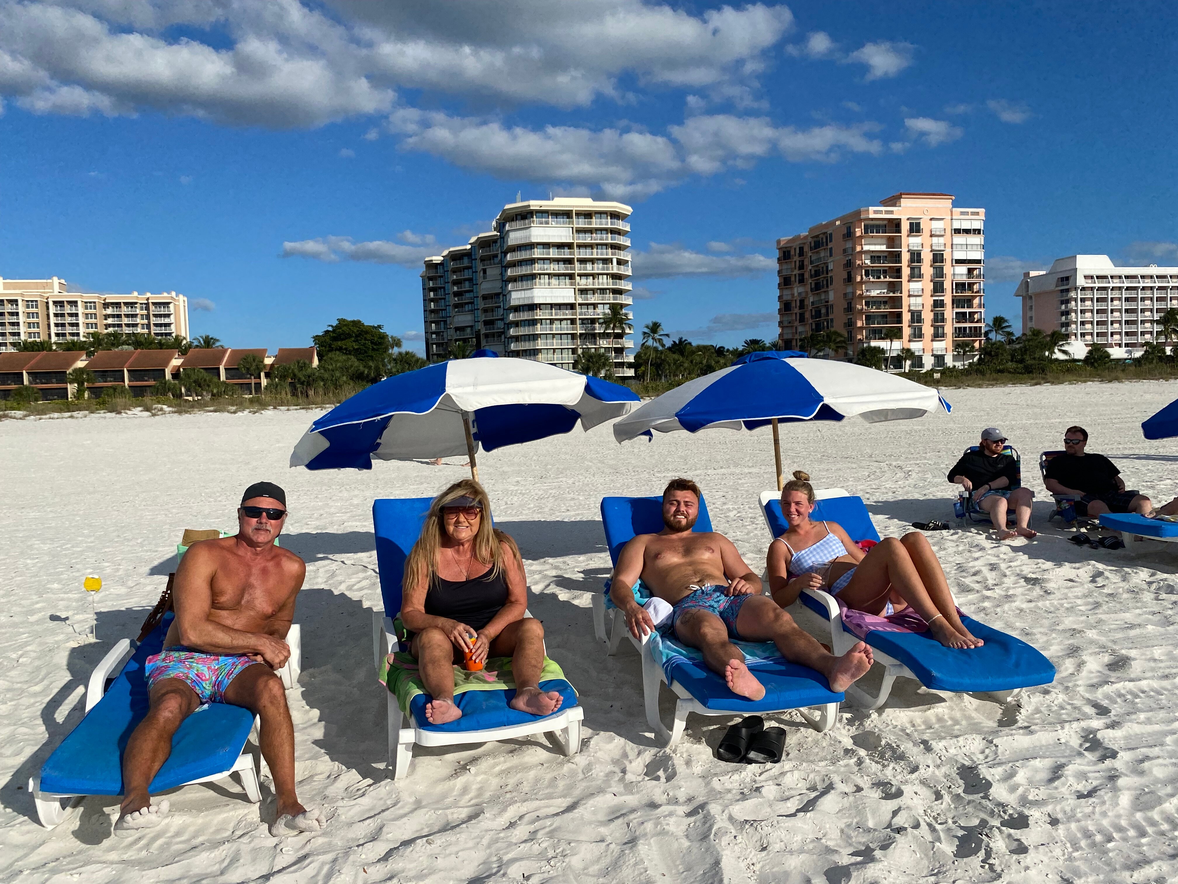 Marco Beach Ocean Suites-泳池