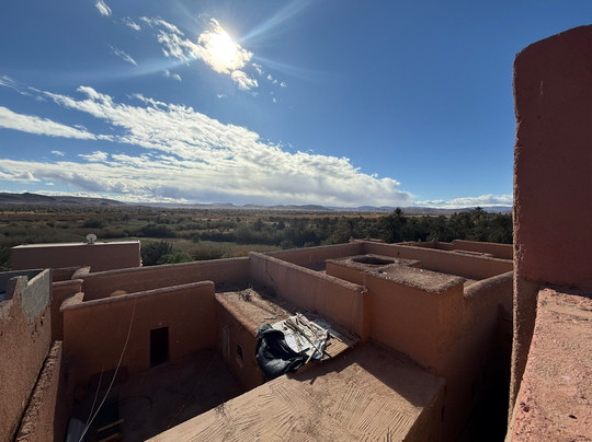 黑玫瑰酒店主图