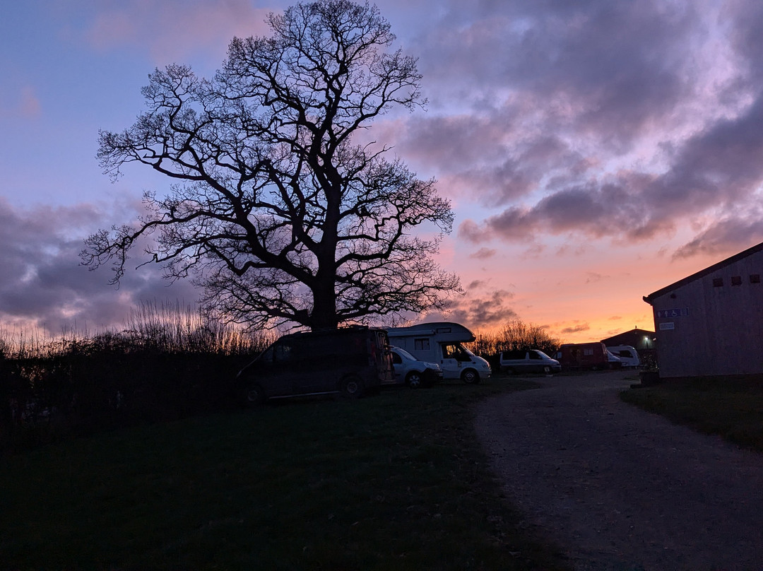 Tucker's Grave Inn & Campsite-Radstock必去景点