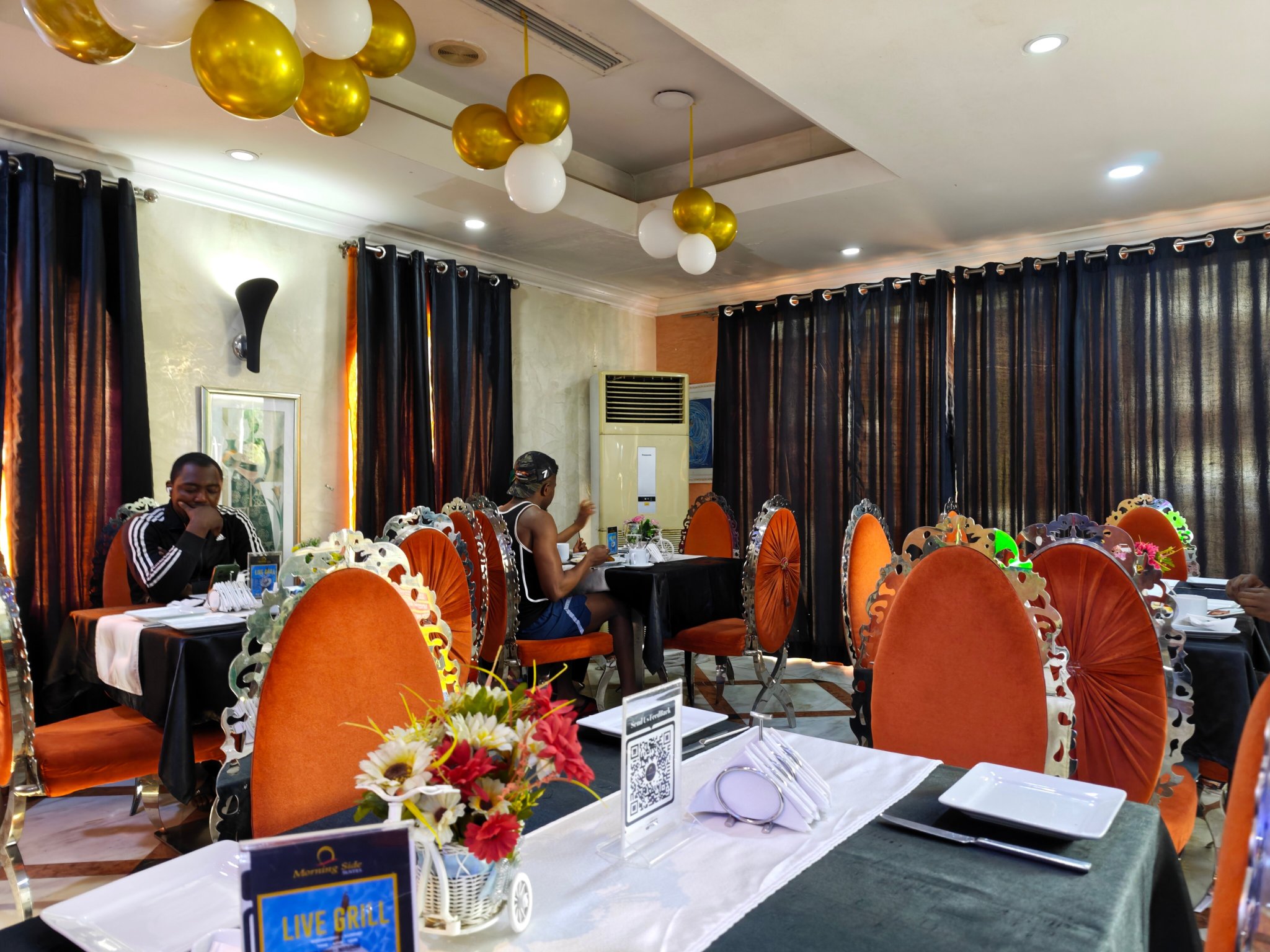 晨侧套房酒店-官方