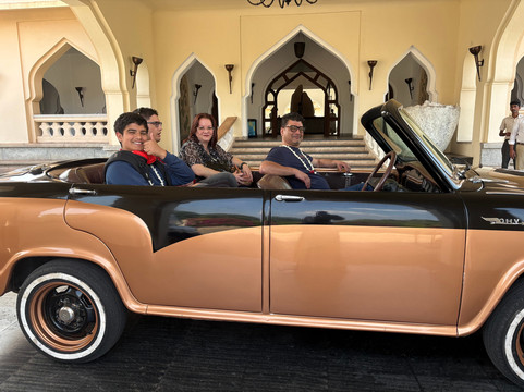 亨比回归原始酒店主图