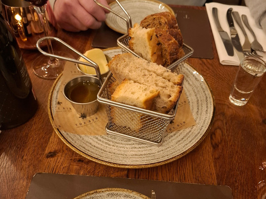 纽波特希尔顿酒店主图