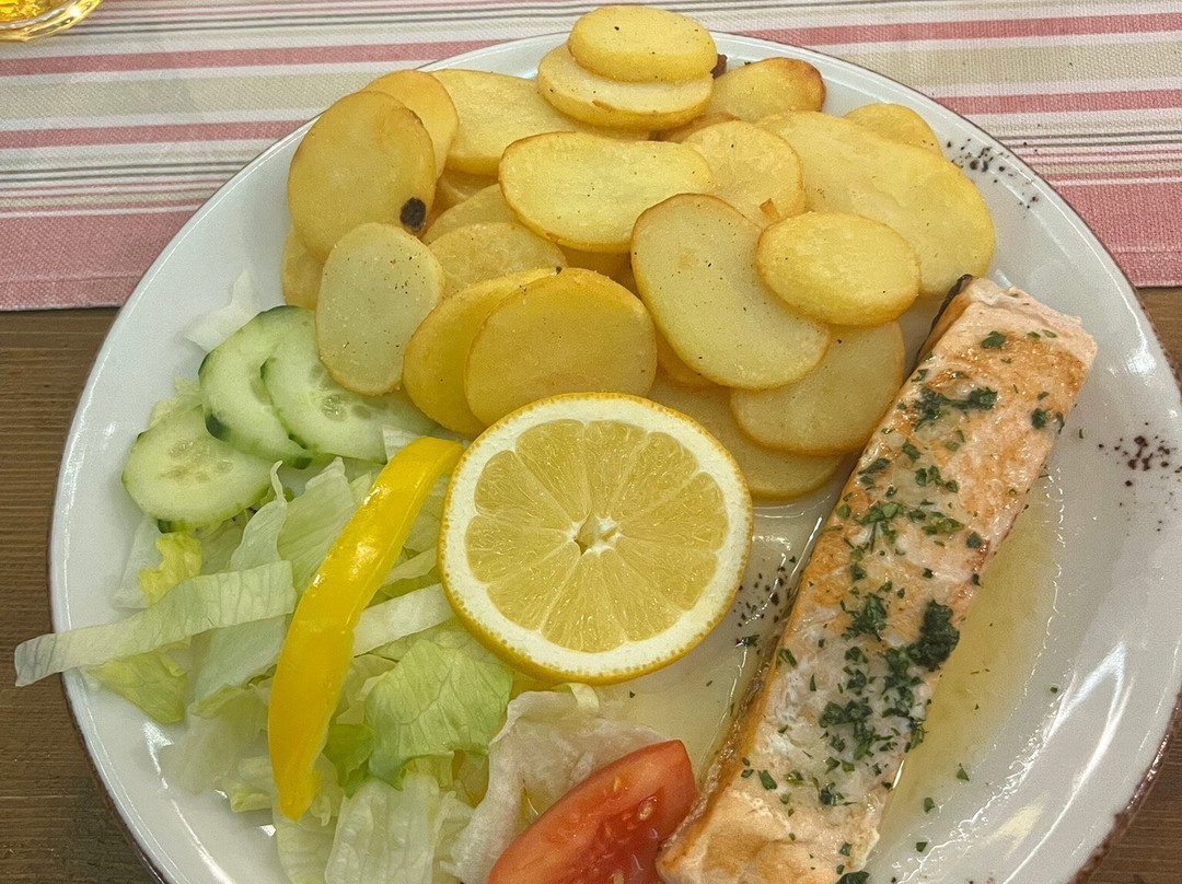 蓝艾迪霍酒店主图