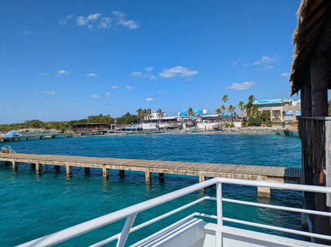 Delphinus Playa Mujeres-女人海滩必去景点