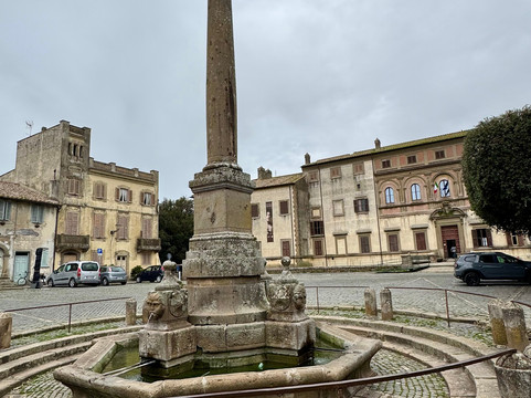 Fontana Delle Picche