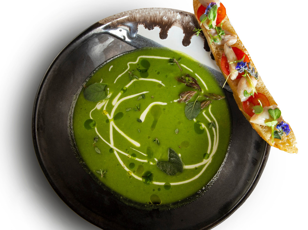 Hiša Linhart, Restavracija & Hotel