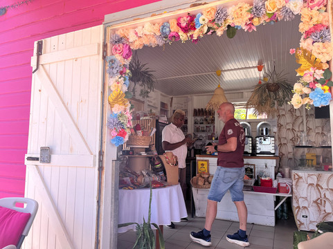 Triptik Beach Concept Store Restaurant & Bar