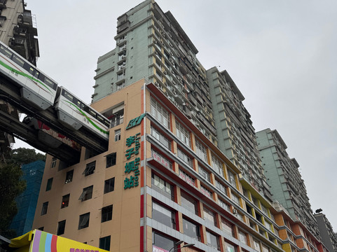 李子坝站-重庆市必去景点