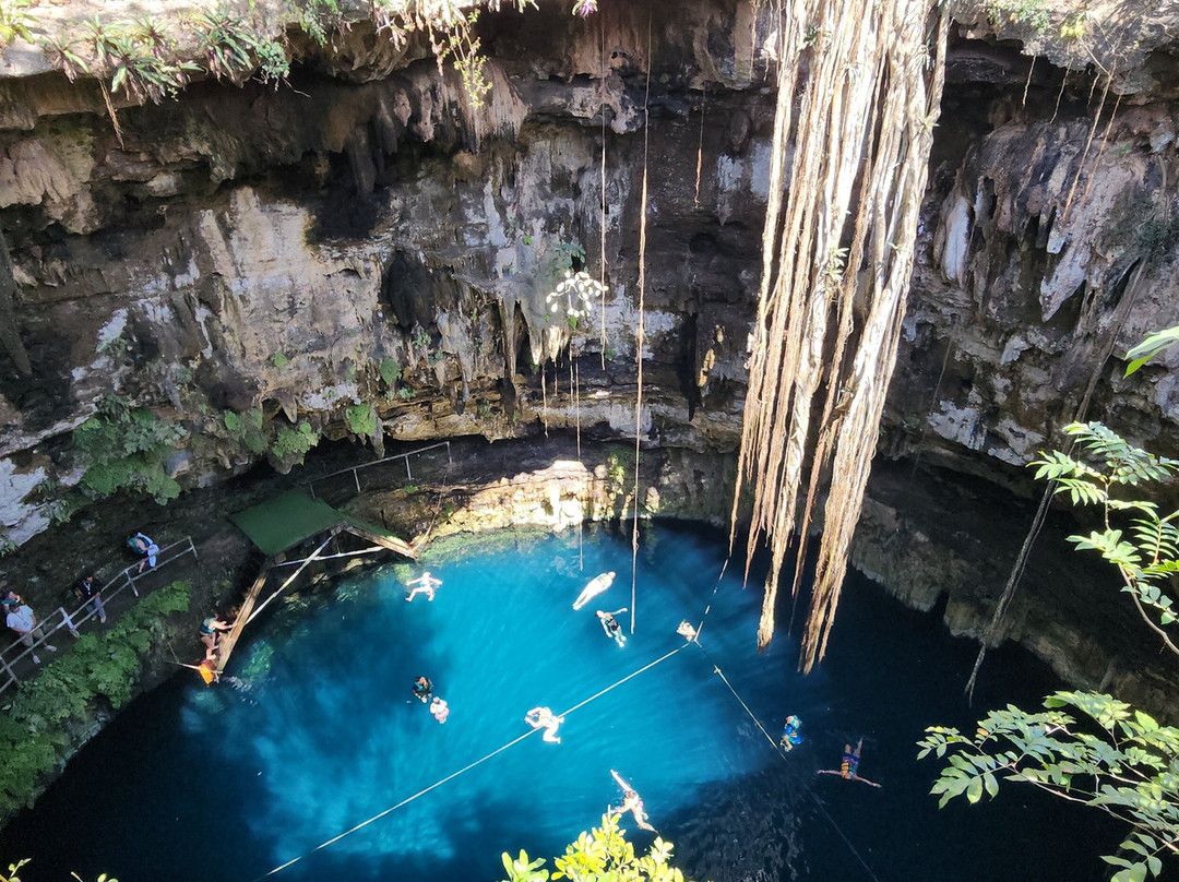 Cénote San Lorenzo Oxman-巴利亚多利德必去景点