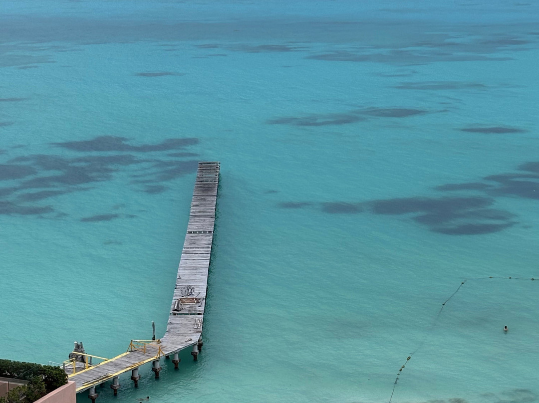 大美洲庆典珊瑚海滩酒店主图