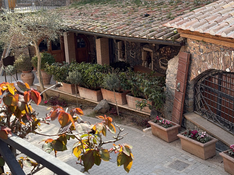 黎莱斯卡斯特隆波齐亚酒店主图