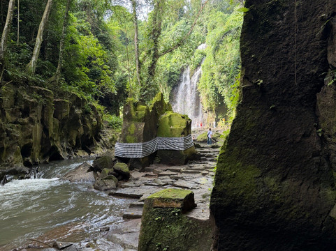 Temesi Waterfall-吉安雅必去景点