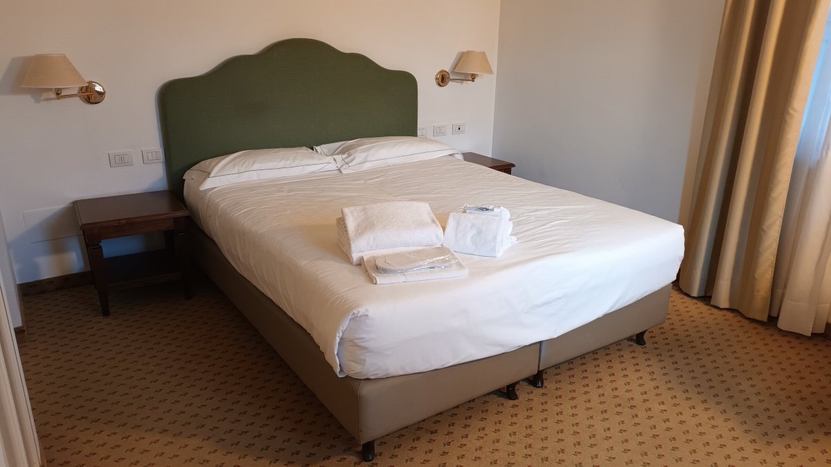 勒昂多洛卡斯特尔阿夸托酒店-客卧