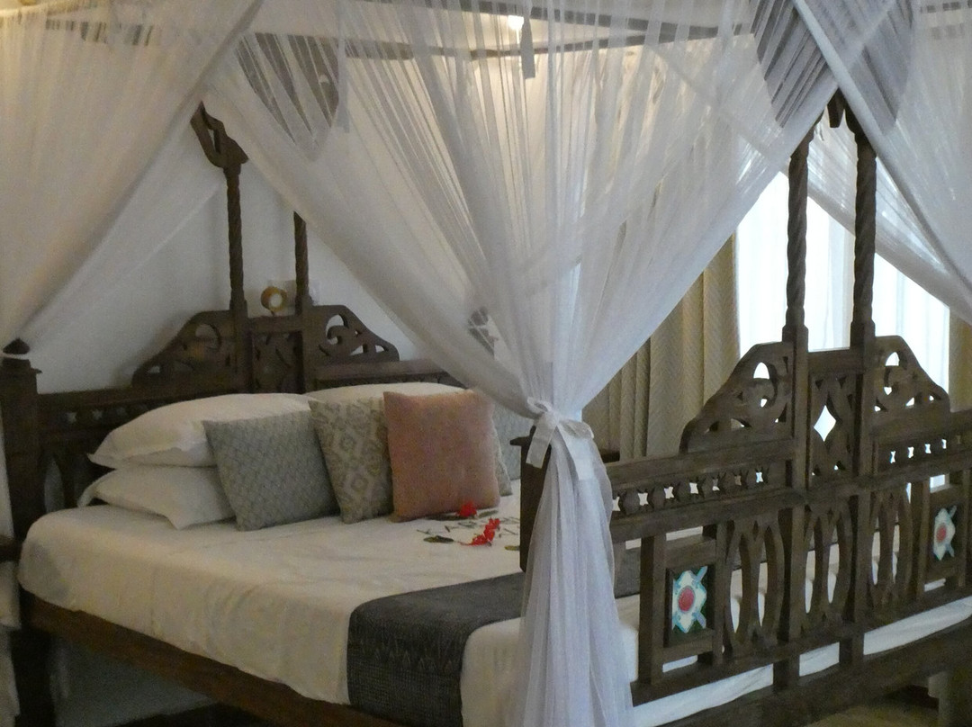 爱水人海滩度假村主图