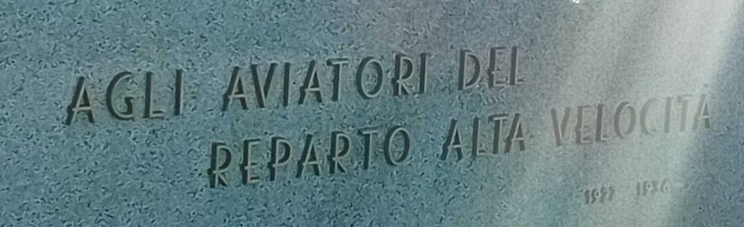 Monumento agli Aviatori del Reparto Alta Velocita-代森扎诺-德尔加达必去景点