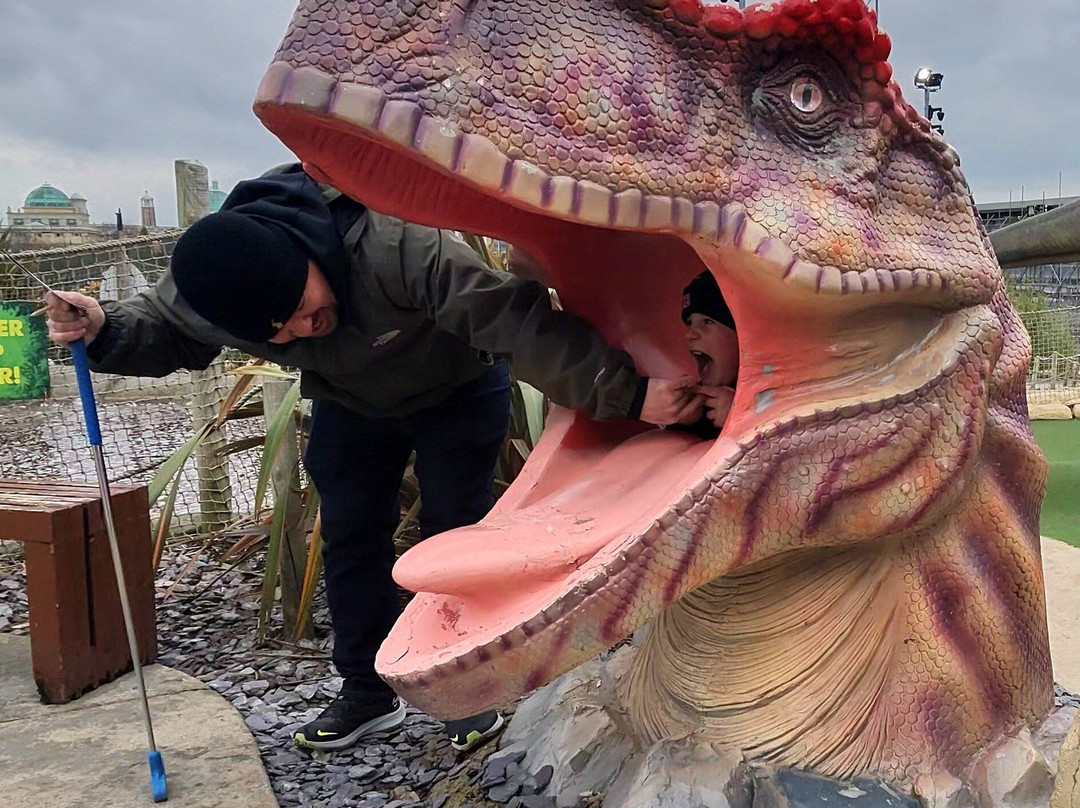 Dino Falls Adventure Golf-Trafford Park必去景点