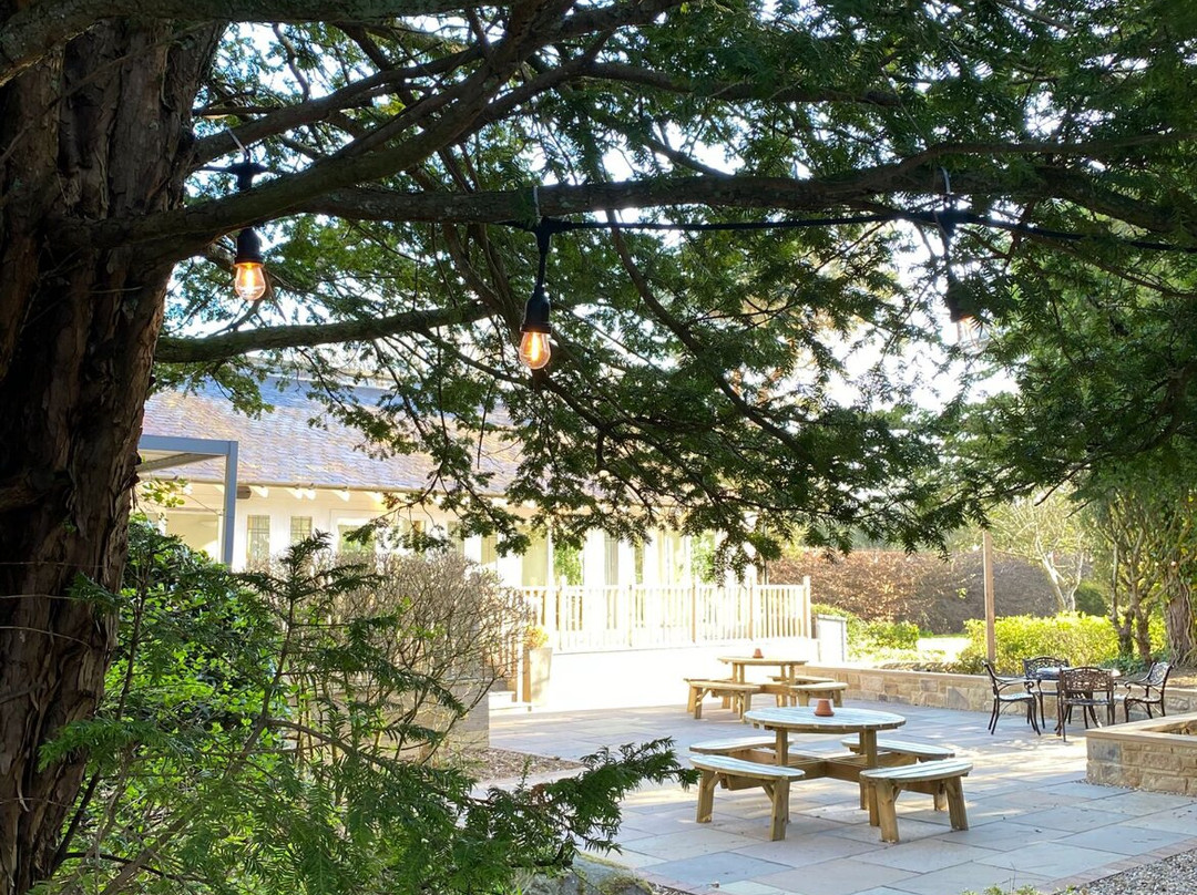 霍尔顿庄园酒店主图