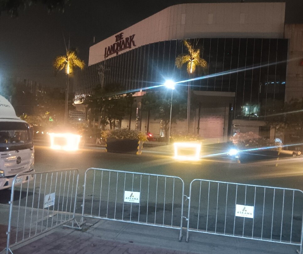 Ayala Malls Manila Bay-帕拉纳克市必去景点