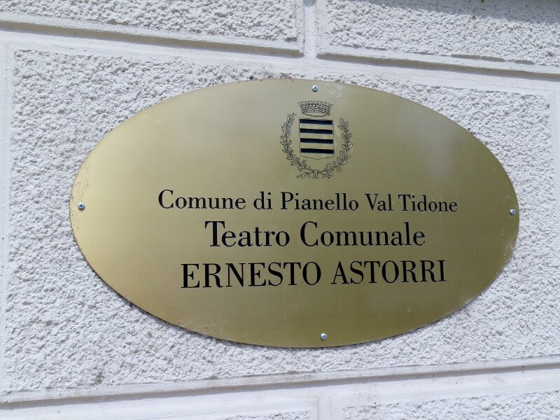 Teatro Comunale Ernesto Astorri-Pianello Val Tidone必去景点
