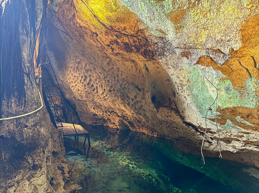 Paje Cave-帕杰必去景点