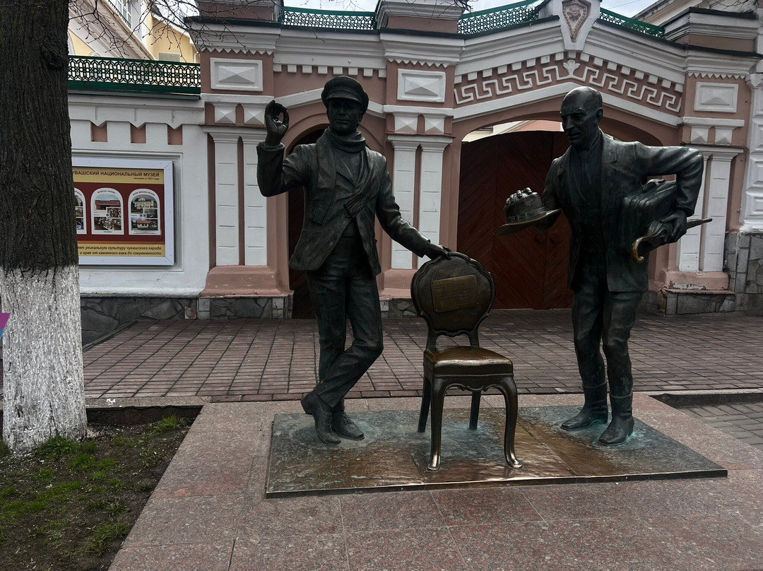 Monument to Ostap Bender and Kisa Vorobyaninov-Cheboksary必去景点