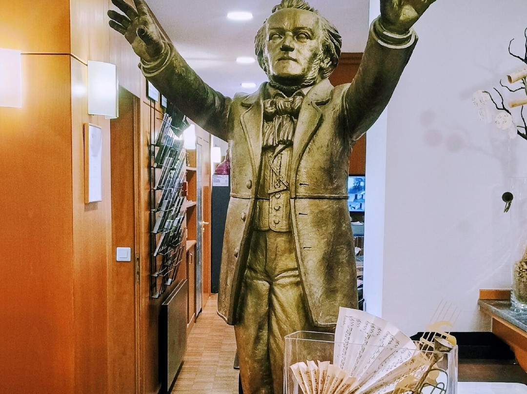 莱茵黄金酒店主图