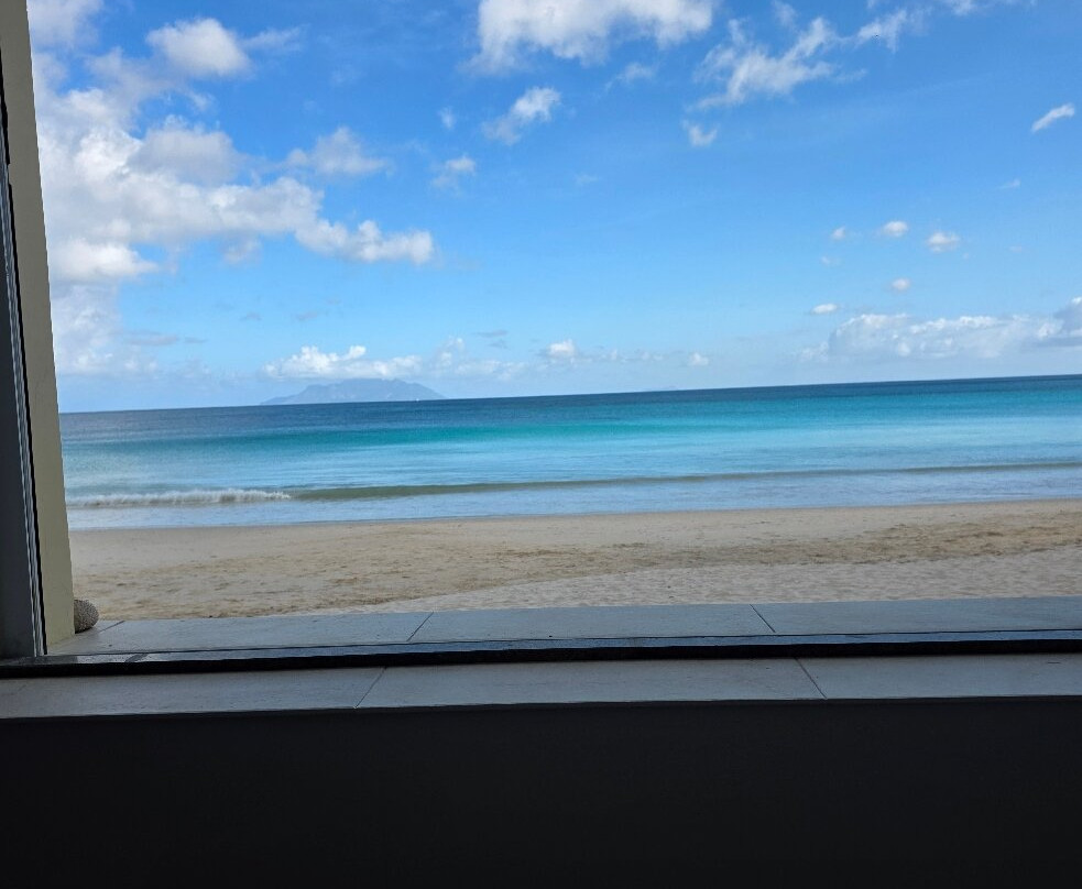 珊瑚海岸智选酒店主图
