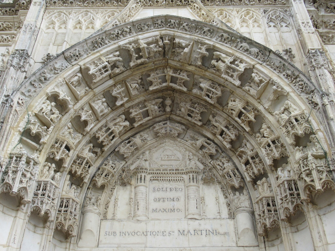 Collégiale Saint-Martin-Clamecy必去景点
