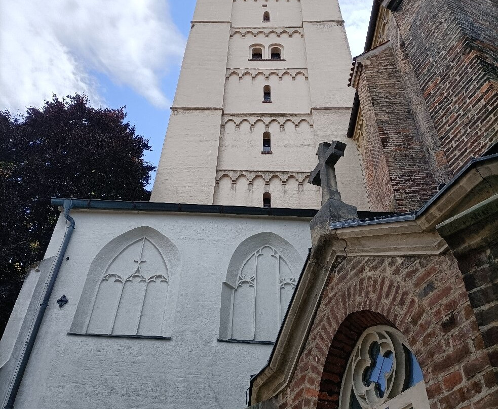 Stadtpfarrkirche St. Martin-考夫博伊伦市必去景点