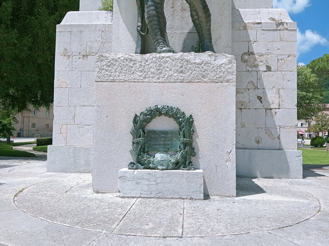 Monumento ai Caduti-古比奥必去景点