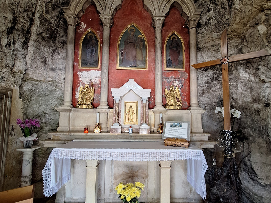 Santuario Della Santissima Trinita Vallepietra-Vallepietra必去景点