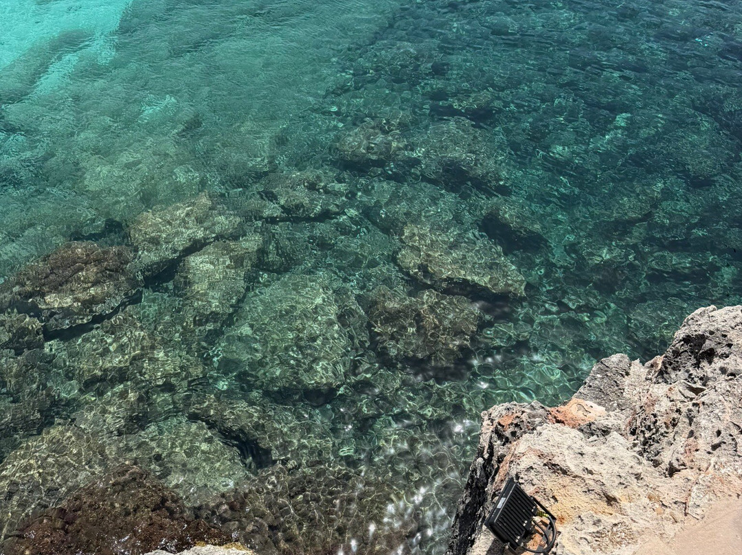 Cala Blanca Beach-卡拉布兰卡必去景点