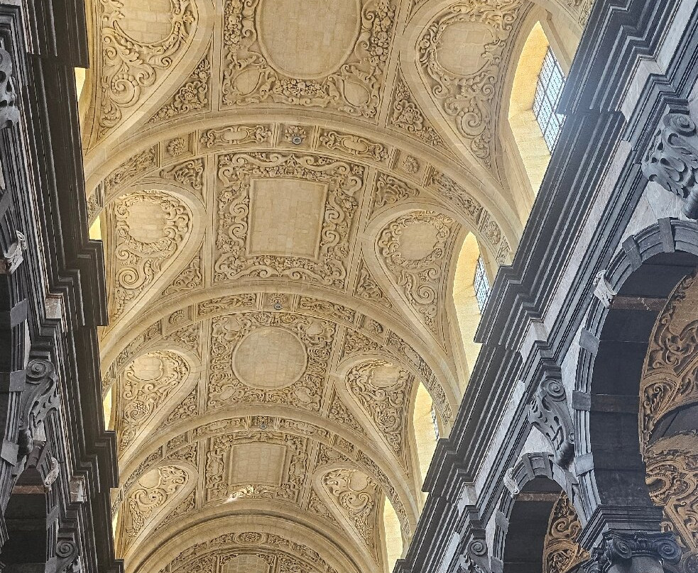Eglise Saint-Loup-那慕尔必去景点