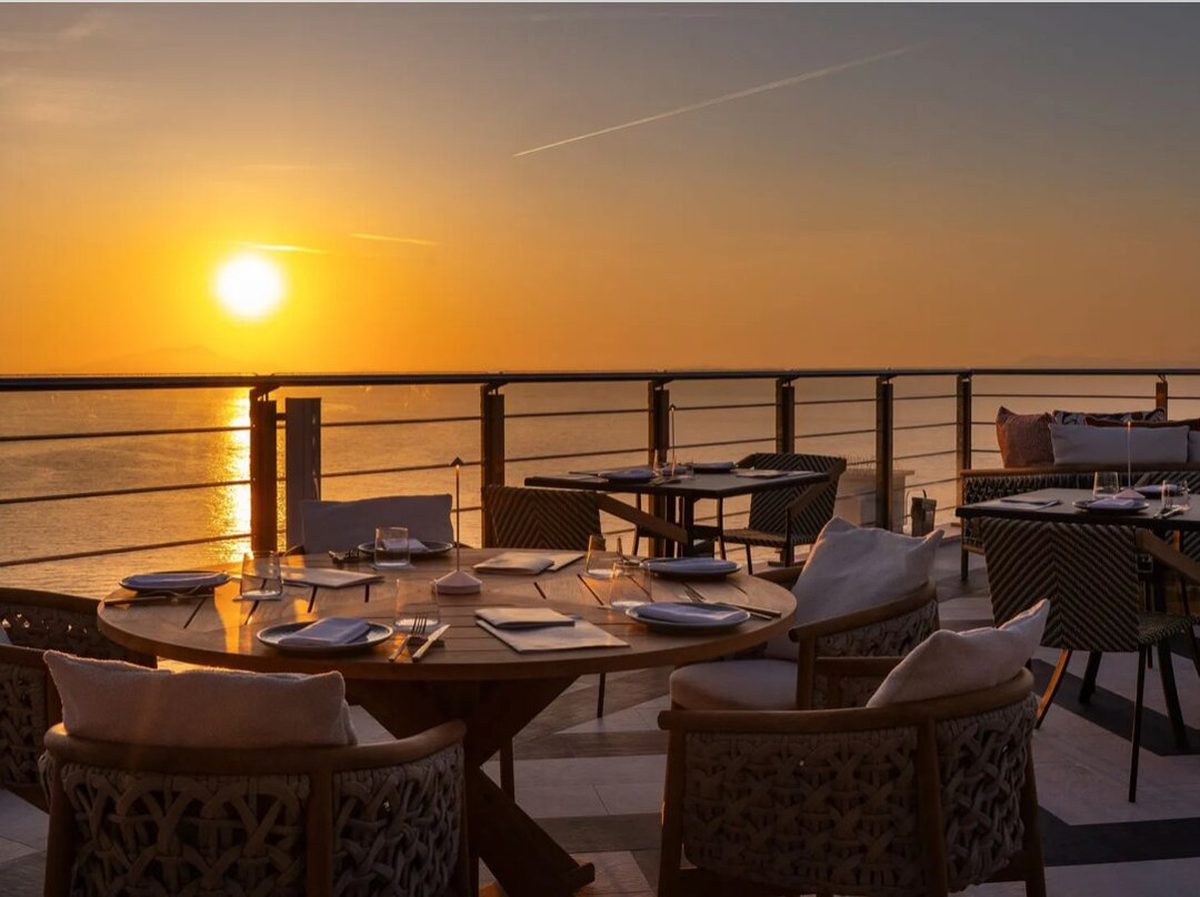Vista Skybar & Dining-圣阿涅洛必去景点