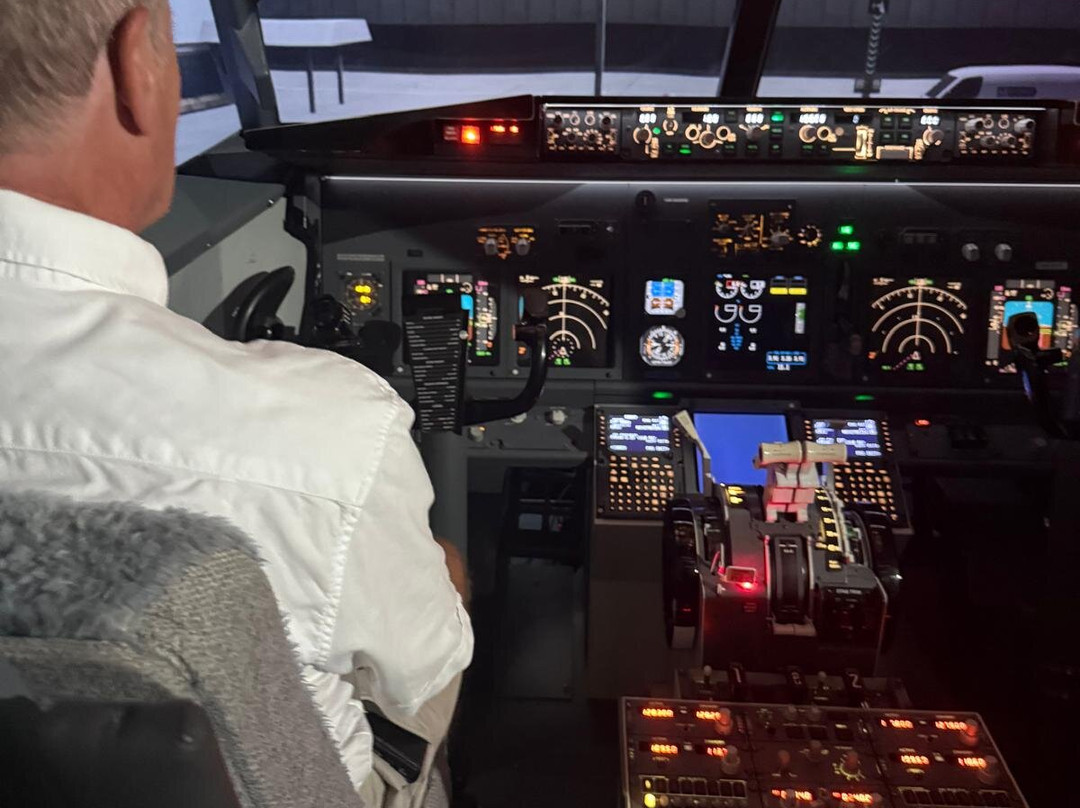 Simair737 Flight Simulators-切尔滕纳姆必去景点