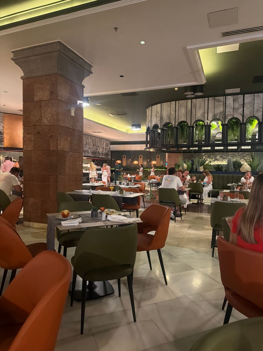 R2里卡尔马酒店-旅行者