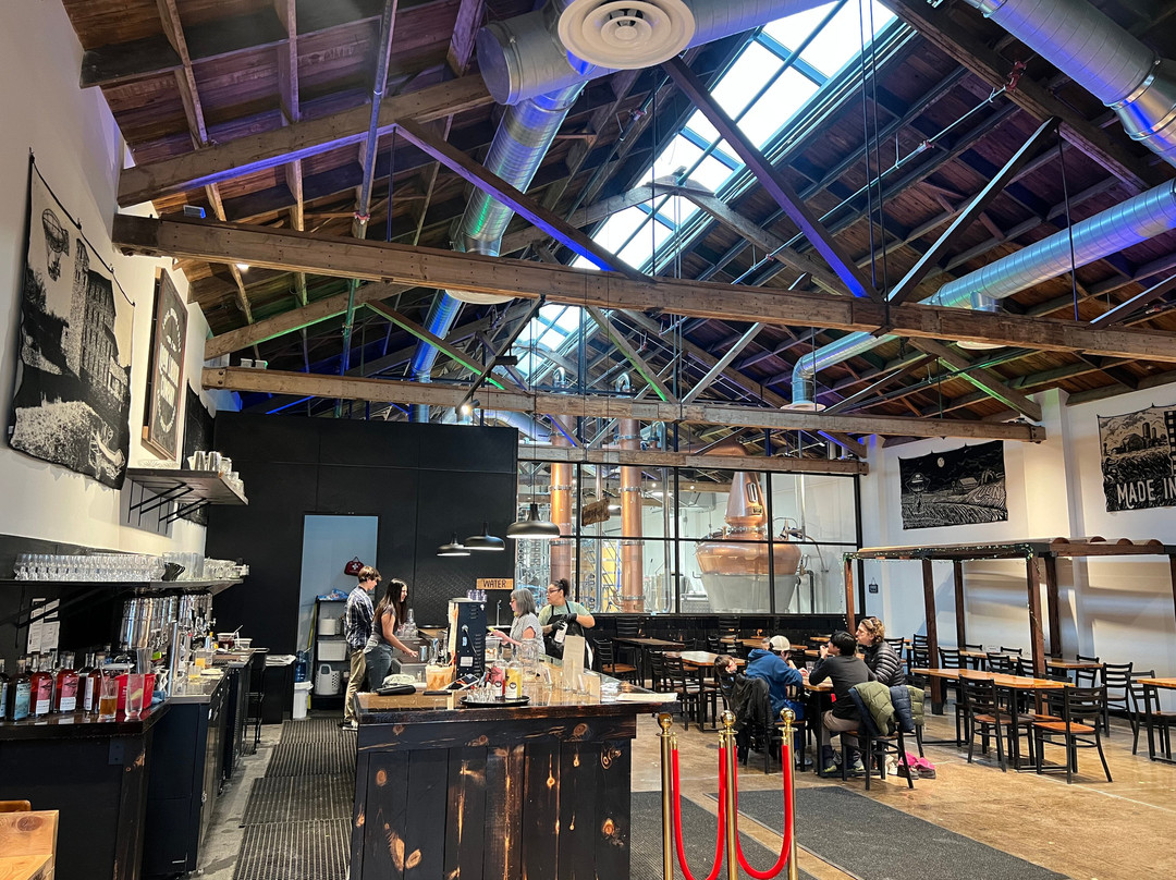 Loon Liquors Distillery & Pizzeria-诺斯菲尔德必去景点
