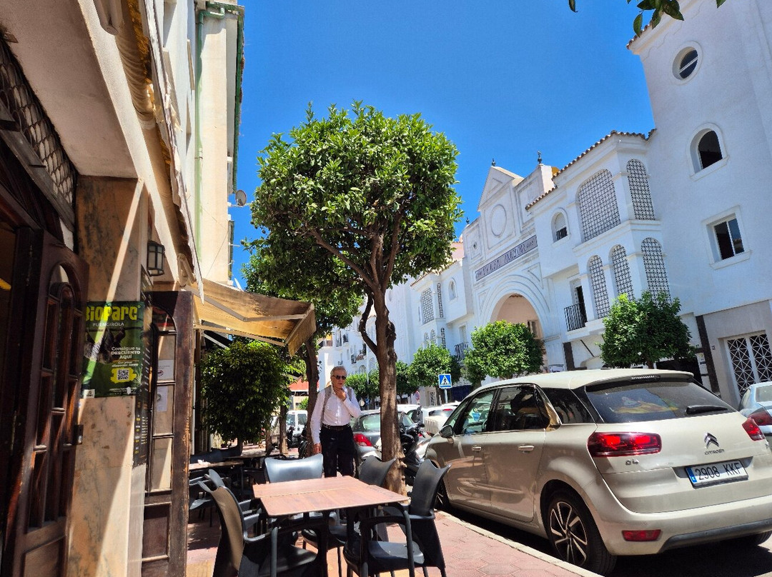 24 Avenida Ciudad De Melilla Building