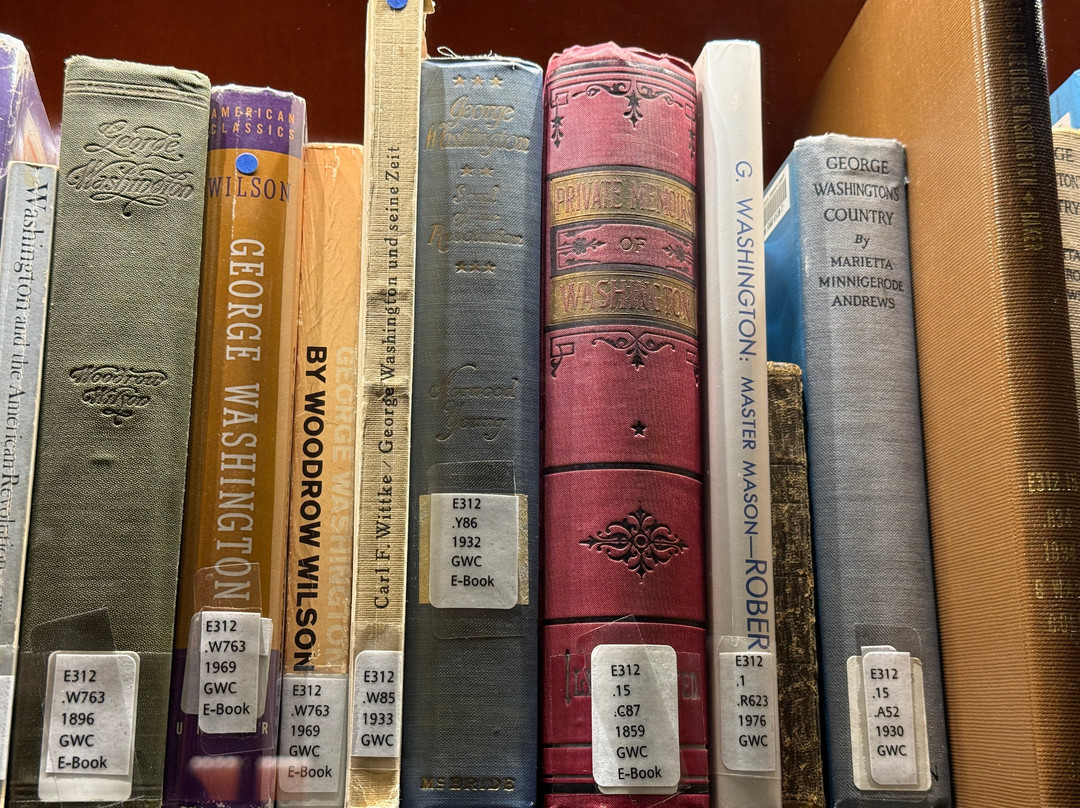 Sons of the American Revolution Genealogical Research Library-路易斯维尔必去景点