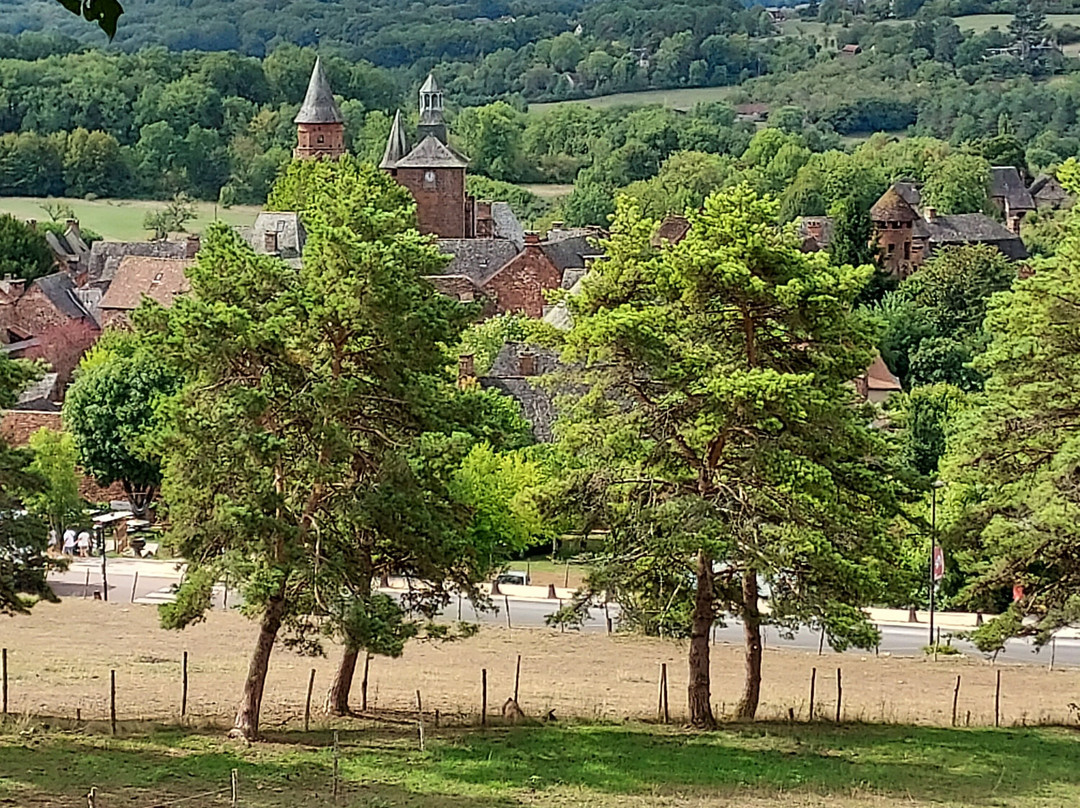 Église Saint-Pierre-Collonges-la-Rouge必去景点