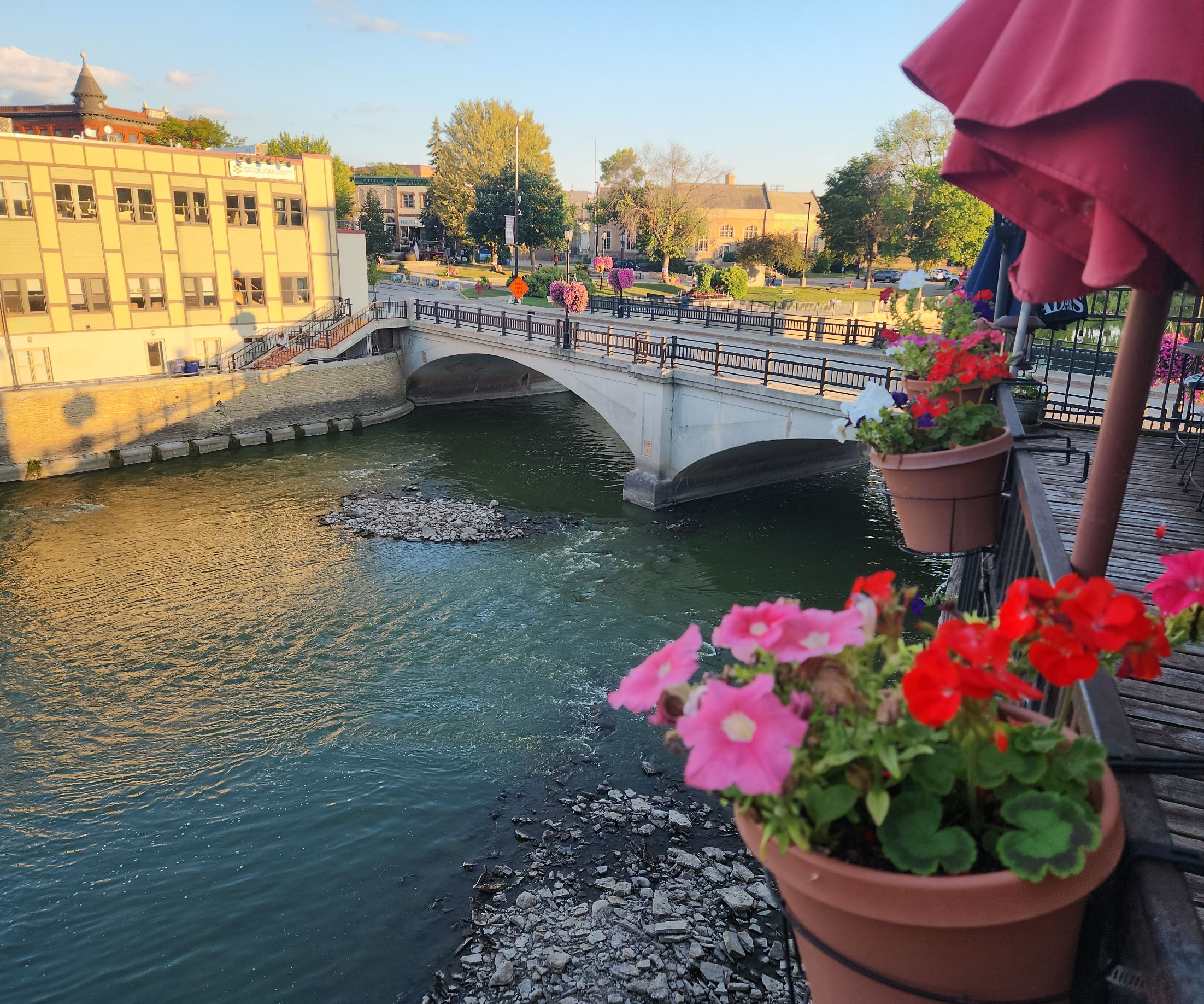 Froggy Bottoms River Suites-酒店景观