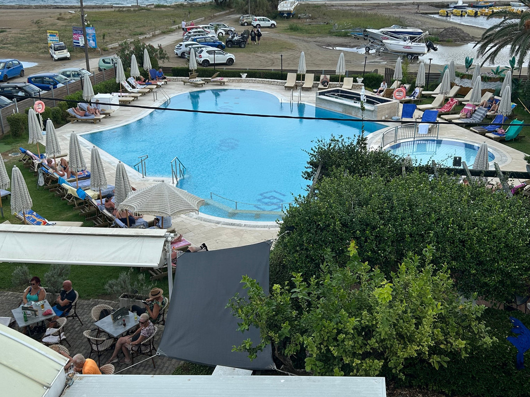 Three Brothers Pool Bar-Restaurant-Hotel主图