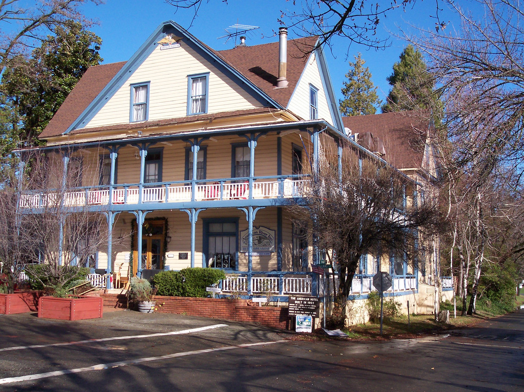 Foresthill酒店住宿-The Historic American River Inn